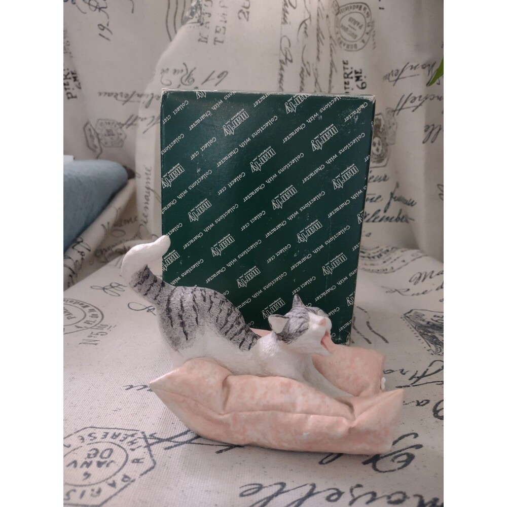 Marty Cat Sculpture figurine on Pillow with box Purrfect Pet Ho Hum cat